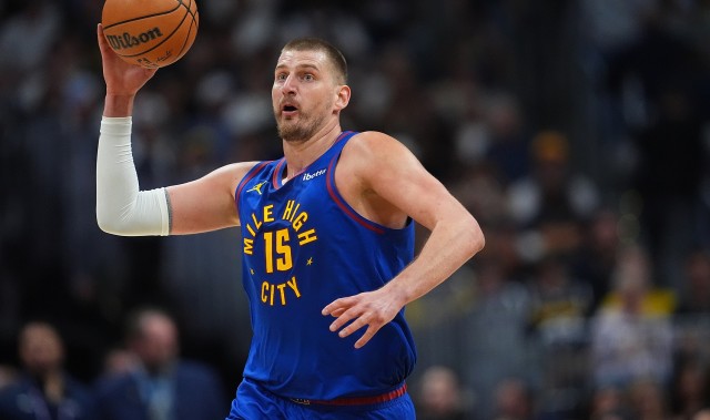 九游-范特西玩家狂喜💥约基奇8天5赛4连大三双 5战狂揽126分82板70助